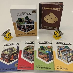 Minecraft Guide Collection with Bee Figures - Multicolor